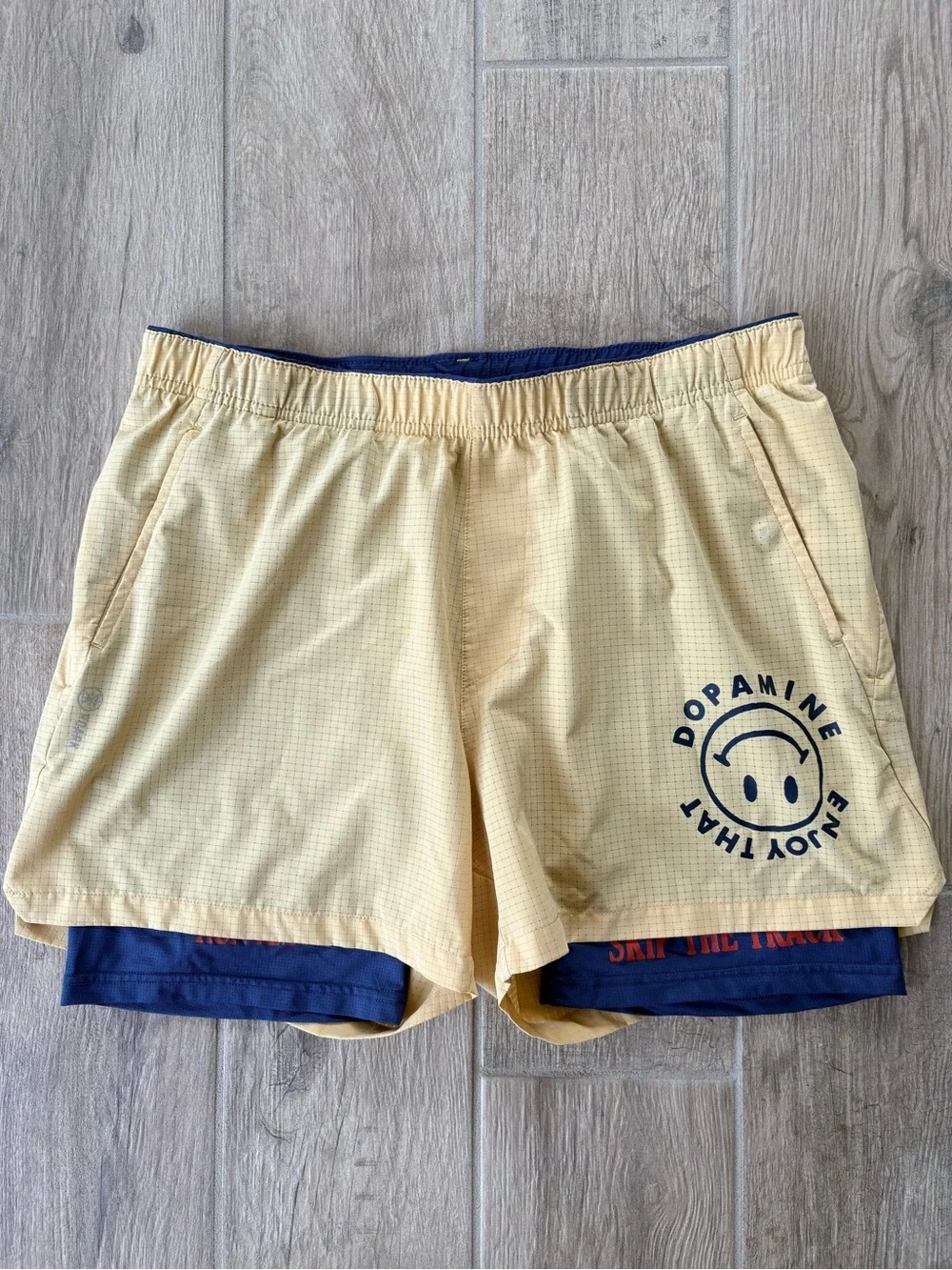 Roark Men’s Bommer Run Amok 3.5” Yellow/Navy Shorts Size Large